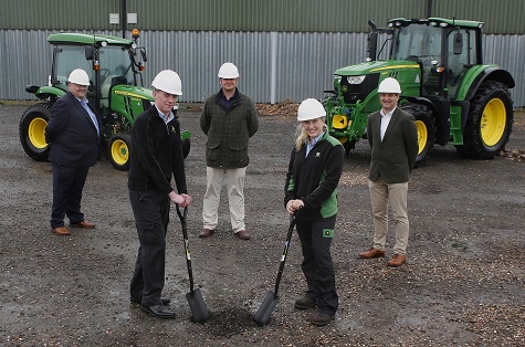 John Deere ProVQ training centre dig sml